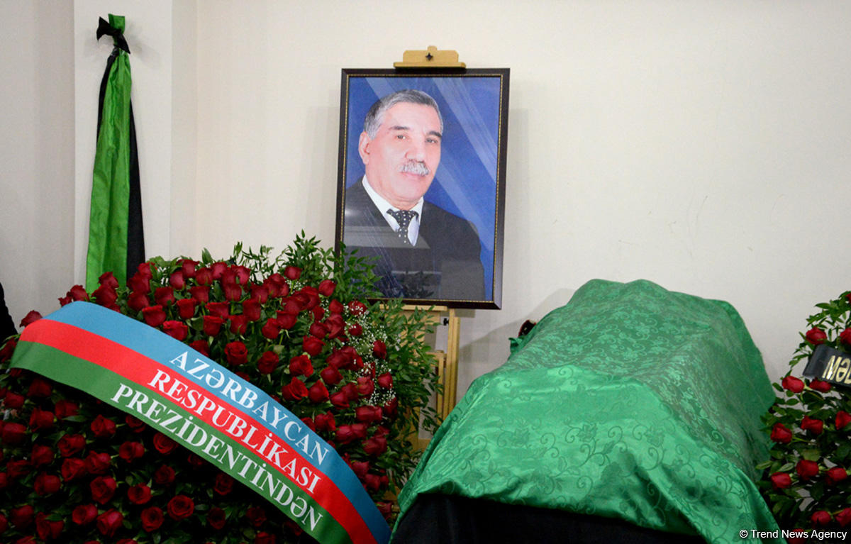 Zəlimxan Yaqub dəfn olundu (FOTO) (ƏLAVƏ OLUNUB)