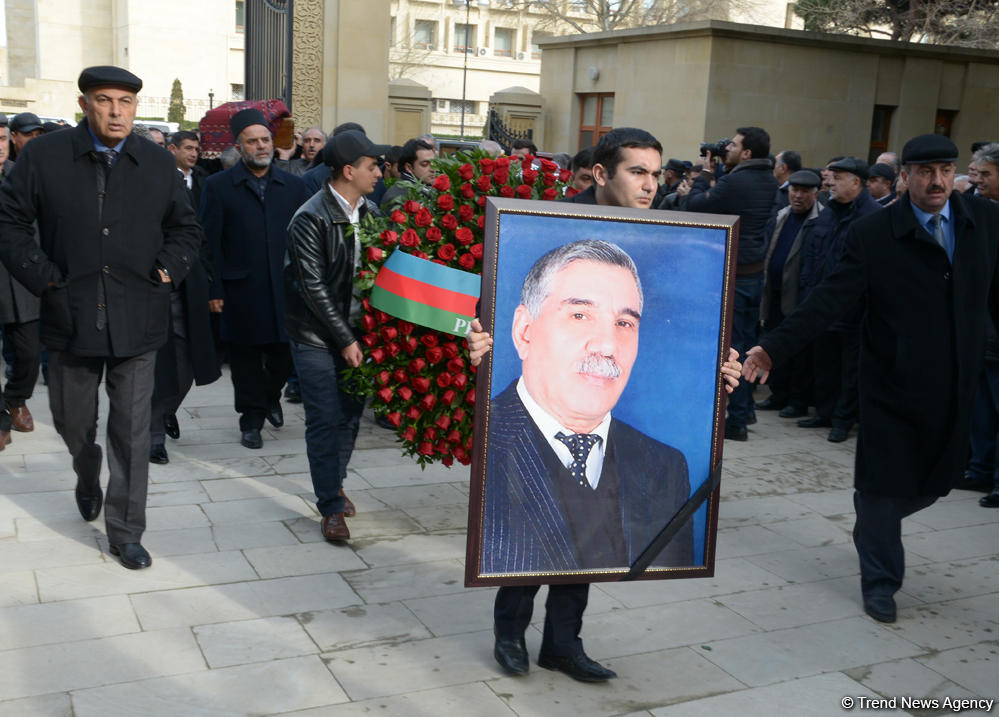 Zəlimxan Yaqub dəfn olundu (FOTO) (ƏLAVƏ OLUNUB)