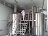 Sahibkarlar Azərbaycanda alkoqollu içkilərin nağd satışı qadağasının ləğvini alqışlayırlar (FOTO)