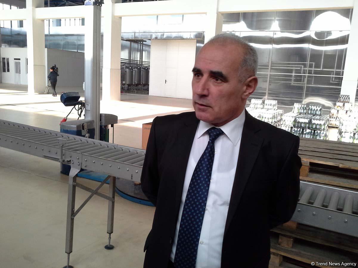 Sahibkarlar Azərbaycanda alkoqollu içkilərin nağd satışı qadağasının ləğvini alqışlayırlar (FOTO)