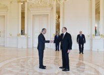 İlham Əliyev Sloveniya və İsveç səfirlərinin etimadnamələrini qəbul edib (FOTO)