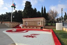 Prezident İlham Əliyev və xanımı şəhidlərin əziz xatirəsini yad ediblər (ƏLAVƏ OLUNUB) (FOTO)