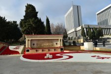 Prezident İlham Əliyev və xanımı şəhidlərin əziz xatirəsini yad ediblər (ƏLAVƏ OLUNUB) (FOTO)