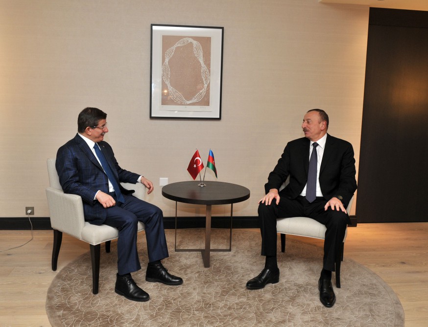 Prezident İlham Əliyev Türkiyənin Baş naziri ilə görüşüb