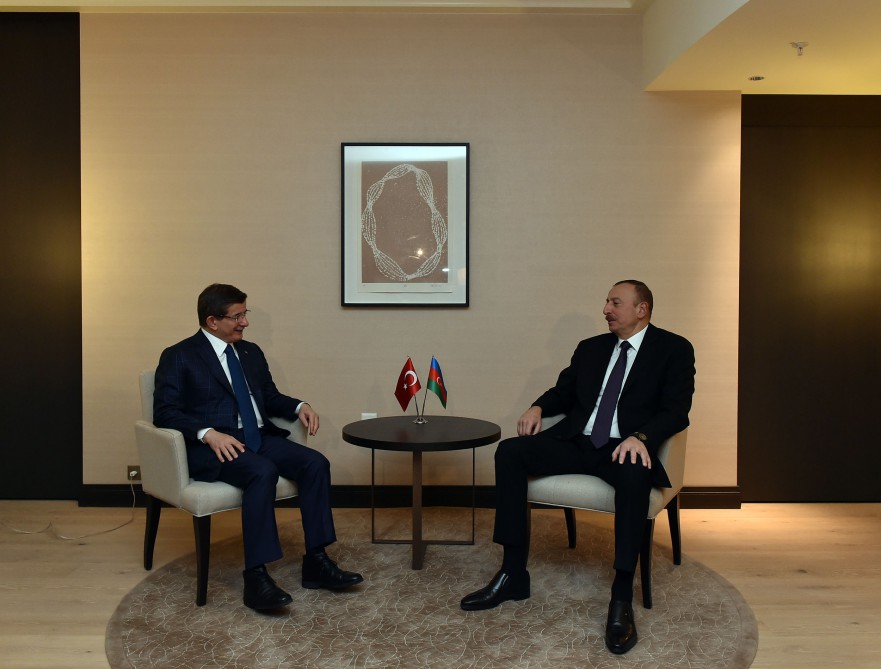 Prezident İlham Əliyev Türkiyənin Baş naziri ilə görüşüb