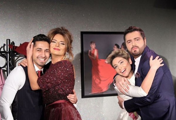 "Beynəlxalq qucaqlaşma günü"ndə Azərbaycan məşhurlarının qucaqlaşma səhnələri (FOTO)