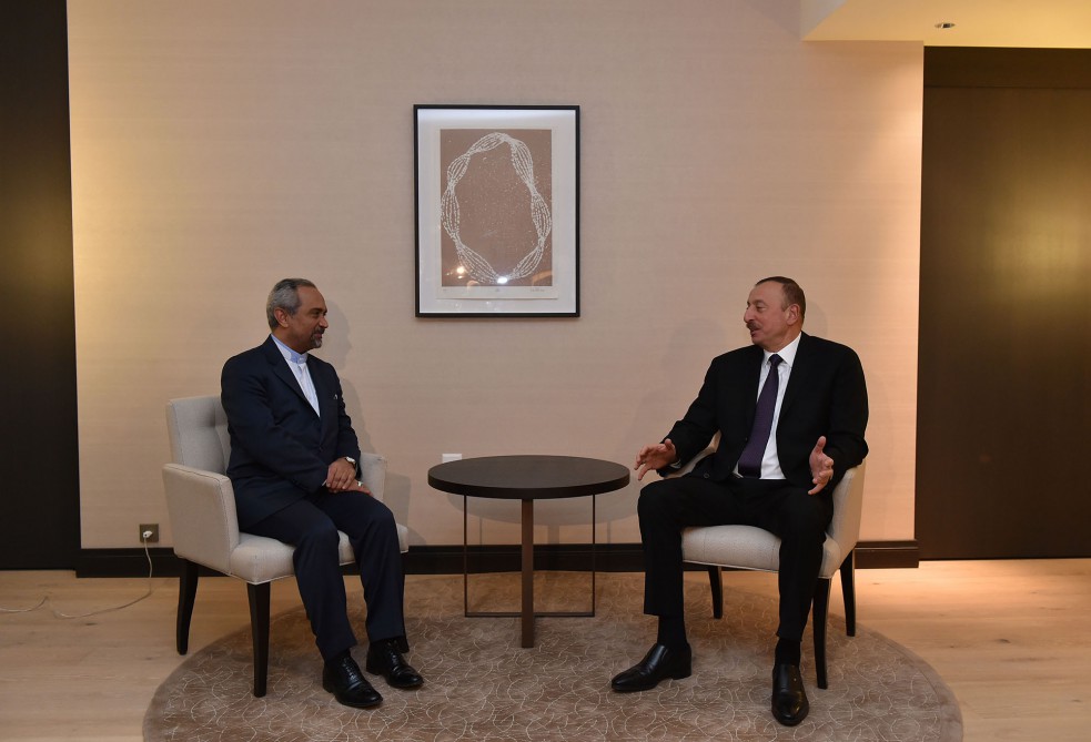Prezident İlham Əliyev Davosda İran Prezidenti Administrasiyasının rəhbəri ilə görüşüb