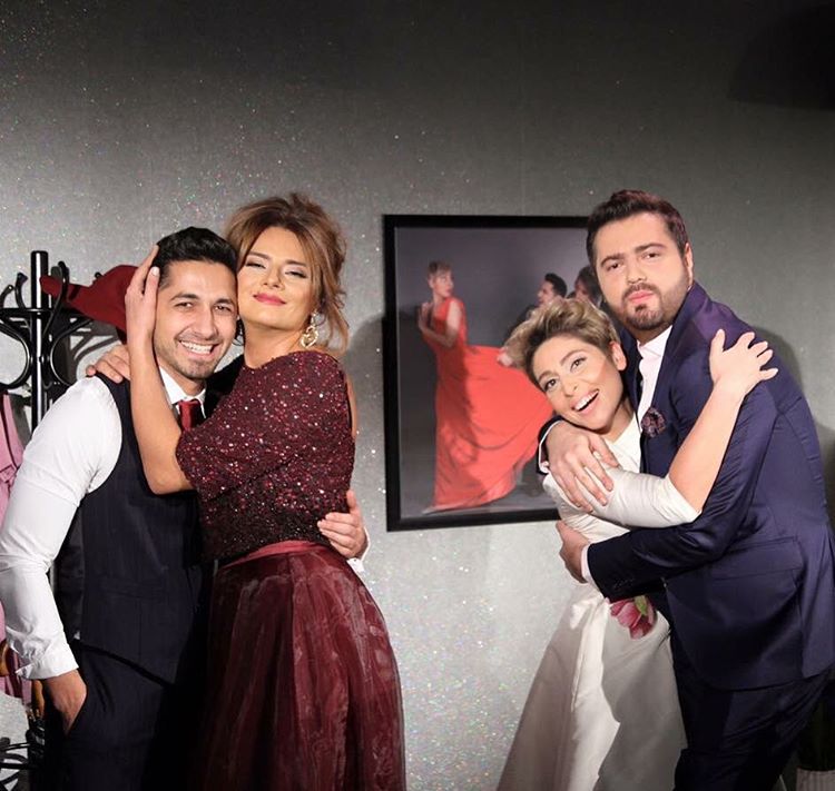 "Beynəlxalq qucaqlaşma günü"ndə Azərbaycan məşhurlarının qucaqlaşma səhnələri (FOTO)