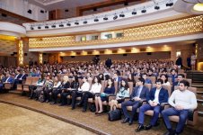 Arzu Əliyeva Heydər Əliyev Fondunun dəstəyi ilə çəkilən "Əbədi ezamiyyət" sənədli filminin təqdimat mərasimində iştirak edib (FOTO)