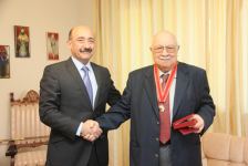 Maqsud İbrahimbəyova "Şərəf" ordeni təqdim edilib (FOTO)