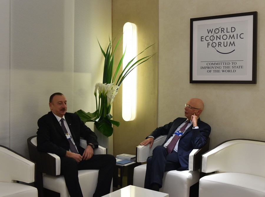 Azərbaycan Prezidenti Davos fəxri üzvlər klubunun nişanına layiq görülüb (FOTO)