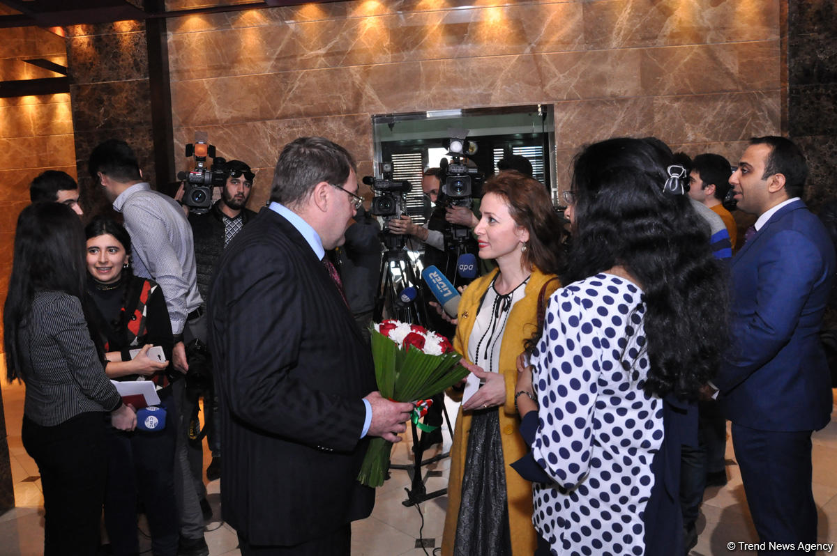 Bakıda Macarıstanın viza mərkəzi açılıb (FOTO)
