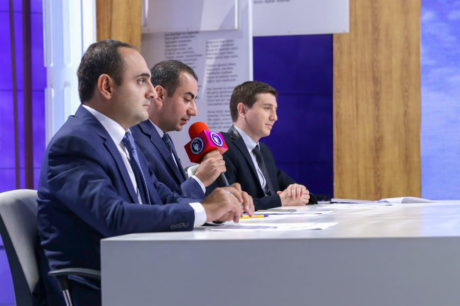 Kompüter texnologiyaları tarixi "Parlaq Zəka"da (FOTO)