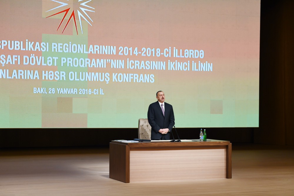Prezident İlham Əliyev: 2015-ci ildə bütün istiqamətlər üzrə Azərbaycan uğurlu inkişaf dinamikasını saxlaya bilib (ƏLAVƏ OLUNUB-5) (FOTO)