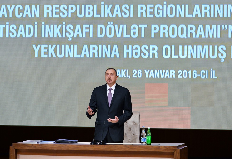 Prezident İlham Əliyev: 2015-ci ildə bütün istiqamətlər üzrə Azərbaycan uğurlu inkişaf dinamikasını saxlaya bilib (ƏLAVƏ OLUNUB-5) (FOTO)