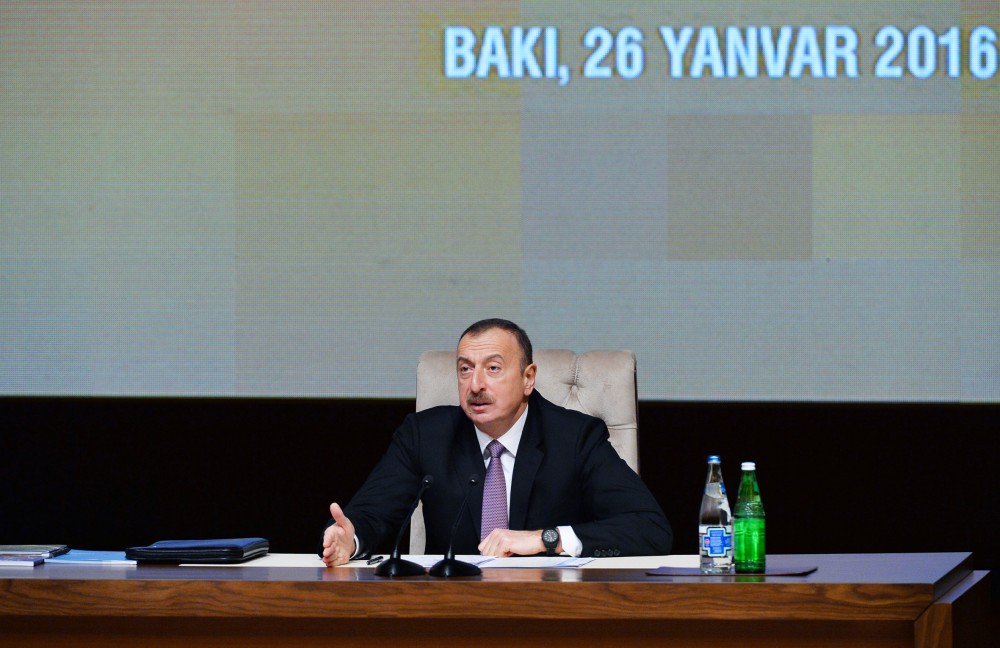 Prezident İlham Əliyev: 2015-ci ildə bütün istiqamətlər üzrə Azərbaycan uğurlu inkişaf dinamikasını saxlaya bilib (ƏLAVƏ OLUNUB-5) (FOTO)