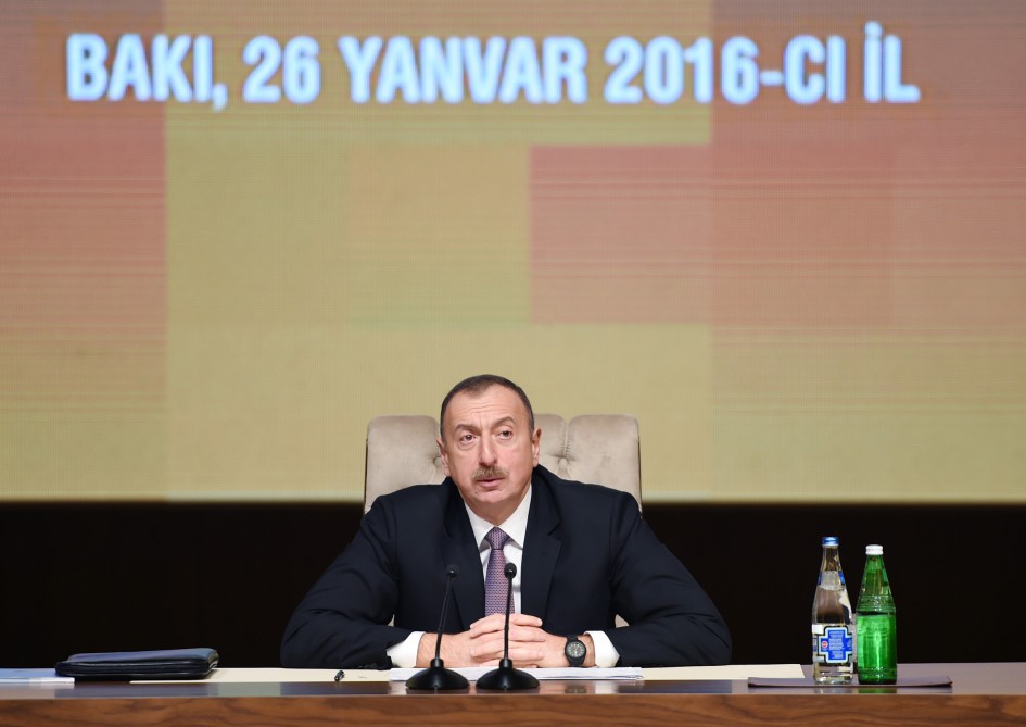 Prezident İlham Əliyev: 2015-ci ildə bütün istiqamətlər üzrə Azərbaycan uğurlu inkişaf dinamikasını saxlaya bilib (ƏLAVƏ OLUNUB-5) (FOTO)