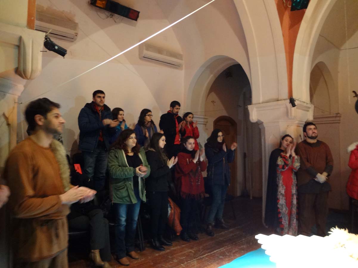 "YUĞ" köhnə məkanında son tamaşasını təqdim etdi (FOTO)