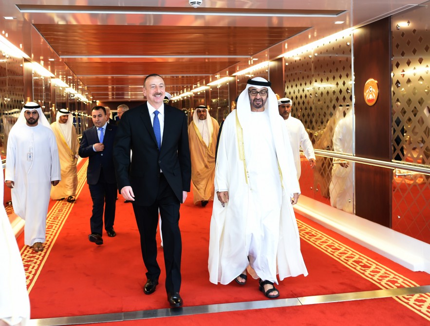 Prezident İlham Əliyev Birləşmiş Ərəb Əmirliklərinə rəsmi səfərə gəlib (FOTO)