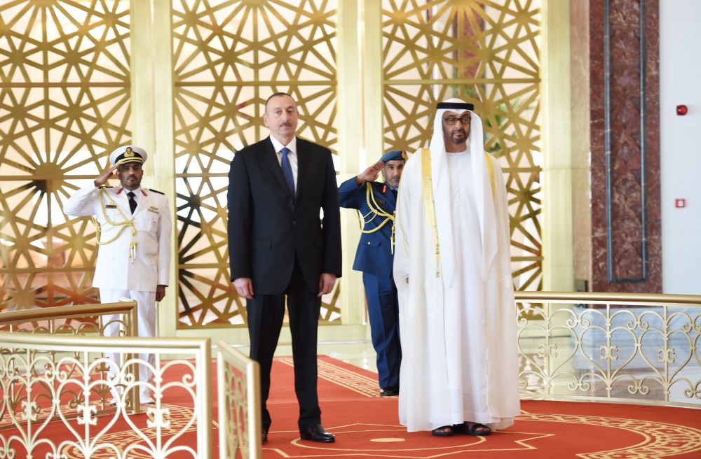 Prezident İlham Əliyev Birləşmiş Ərəb Əmirliklərinə rəsmi səfərə gəlib (FOTO)