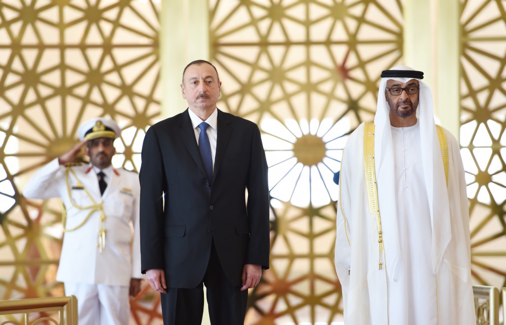 Prezident İlham Əliyev Birləşmiş Ərəb Əmirliklərinə rəsmi səfərə gəlib (FOTO)