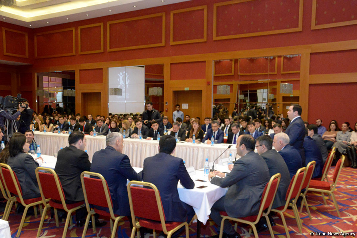 Azərbaycan Prezidenti yanında Gənclər Fondu 2015-ci il üçün hesabat konfransı keçirib (FOTO)