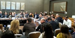 Hotellər və Restoranlar Assosiasiyasının təşəbbüsü ilə Dəyirmi masa keçirilib (FOTO)