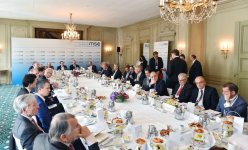 Prezident İlham Əliyev Münhen Təhlükəsizlik Konfransı çərçivəsində enerji siyasətinə dair "dəyirmi masa"da iştirak edib (FOTO)