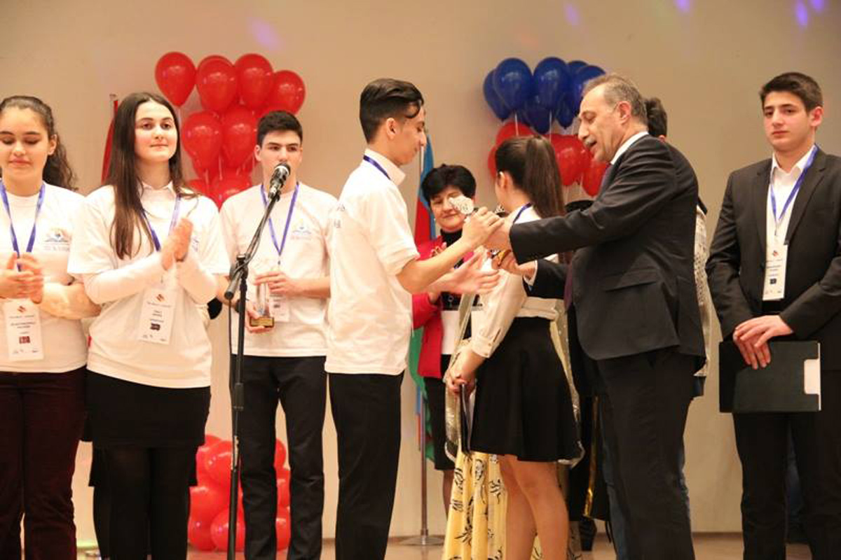 Rusiya, Türkiyə və Azərbaycan ziyalıları qardaşlaşan məktəbliləri təbrik etdilər (FOTO)