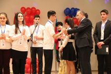 Rusiya, Türkiyə və Azərbaycan məktəbliləri Bakıda qardaşlaşdılar (FOTO)