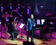 Emre Kınayın konsert proqramından unudulmaz anlar (FOTO)