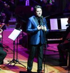 Emre Kınayın konsert proqramından unudulmaz anlar (FOTO)