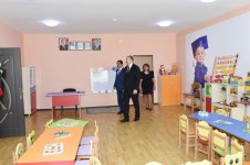 İlham Əliyev Gəncədə 240 yerlik körpələr evi-uşaq bağçasında əsaslı təmirdən sonra yaradılan şəraitlə tanış olub (FOTO)
