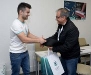 Müxtəlif ölkələrin nümayəndə heyətləri Bakıda idman gimnastikası üzrə Dünya Kuboku üçün akkreditasiyadan keçirlər (FOTO)