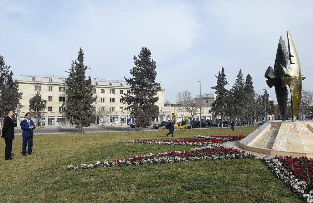 İlham Əliyev "Gəncə - 2016-cı il Avropa Gənclər paytaxtı" parkında yaradılan şəraitlə tanış olub (FOTO)