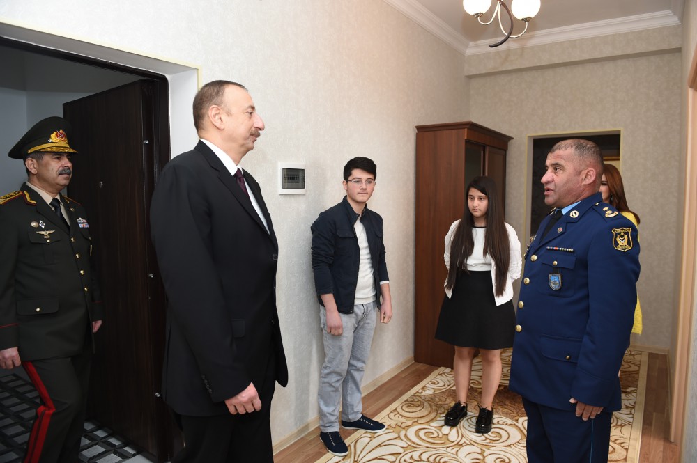 Gəncədə hərbi qulluqçular üçün inşa edilən şəhərciyin açılışı olub (FOTO)