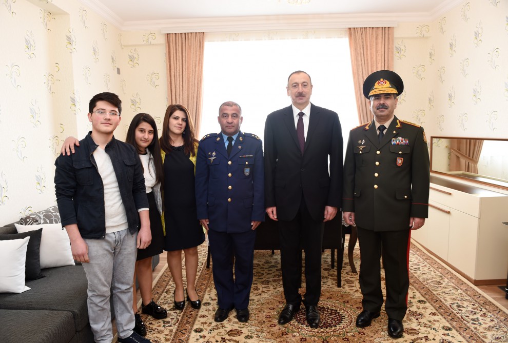 Gəncədə hərbi qulluqçular üçün inşa edilən şəhərciyin açılışı olub (FOTO)