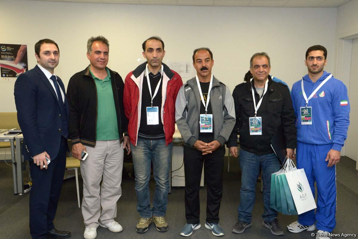 Müxtəlif ölkələrin nümayəndə heyətləri Bakıda idman gimnastikası üzrə Dünya Kuboku üçün akkreditasiyadan keçirlər (FOTO)