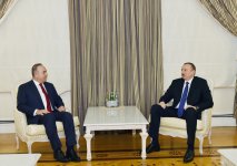 Prezident İlham Əliyev Türkiyənin xarici işlər nazirini qəbul edib (FOTO)