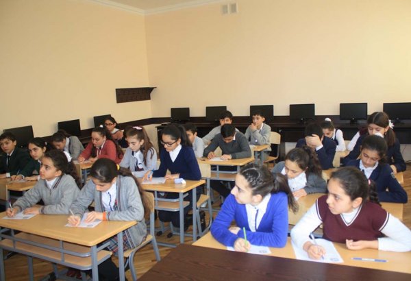 TQDK: Bəzi dil fənləri müəllimləri ləhcə ilə danışır