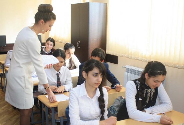 12 illik ümumi təhsilə mərhələli keçidin reallaşdırılmasına başlanıb