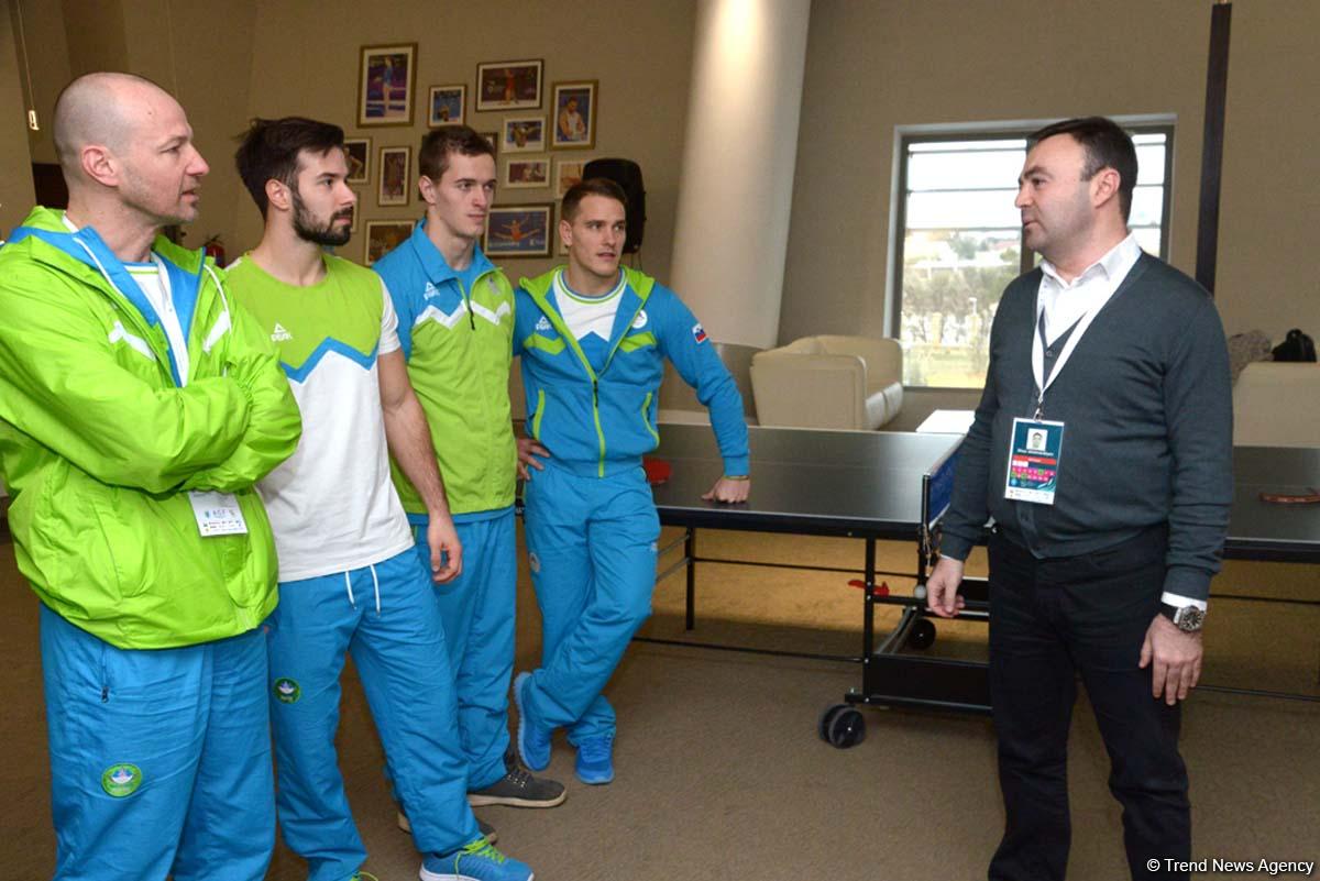 Sloveniyanın fəxri konsulu idman gimnastikası üzrə Dünya Kubokunda idmançılarla görüşüb (FOTO)