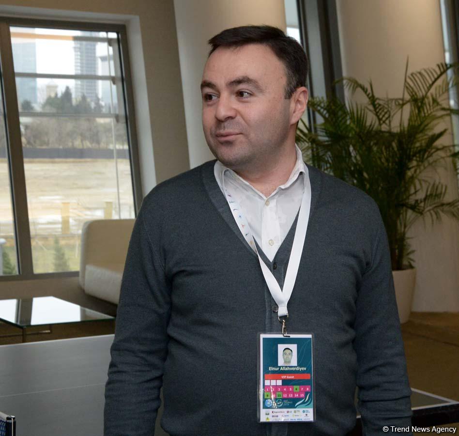 Sloveniyanın fəxri konsulu idman gimnastikası üzrə Dünya Kubokunda idmançılarla görüşüb (FOTO)