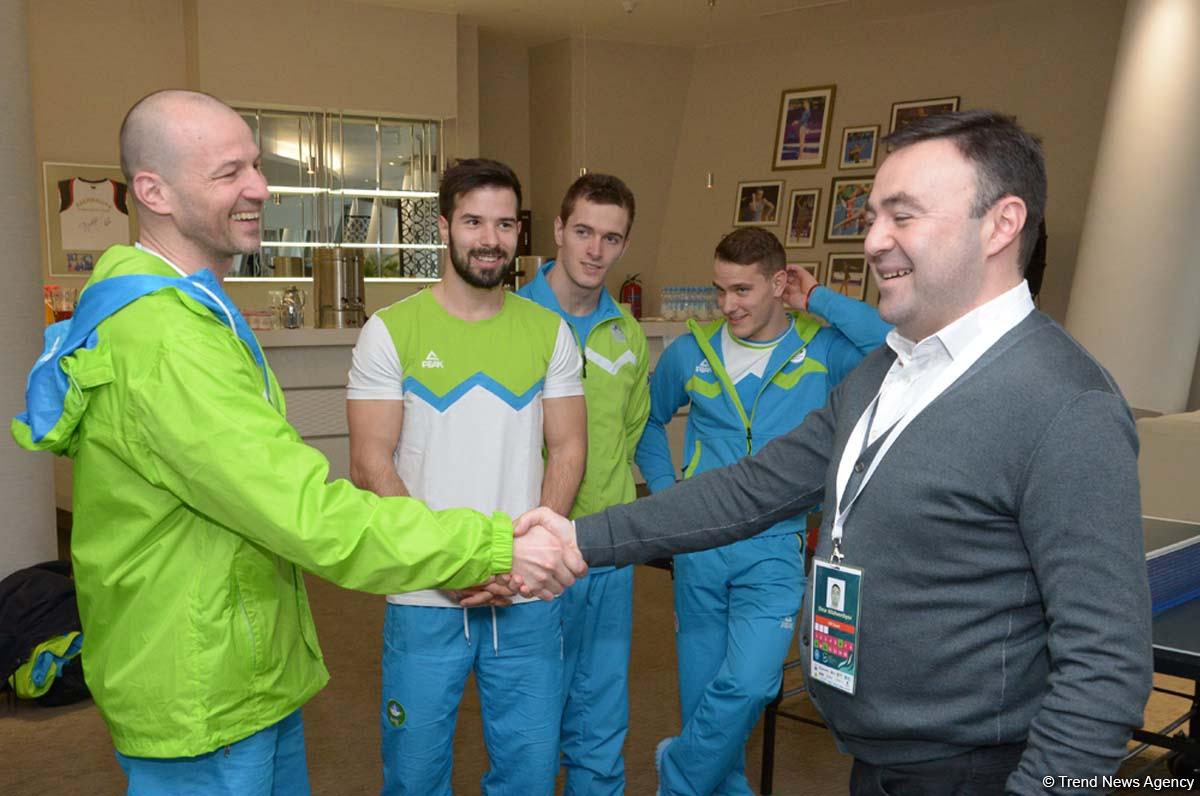 Sloveniyanın fəxri konsulu idman gimnastikası üzrə Dünya Kubokunda idmançılarla görüşüb (FOTO)