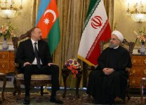 Azərbaycan və İran prezidentlərinin təkbətək və geniş tərkibdə görüşü olub (FOTO)