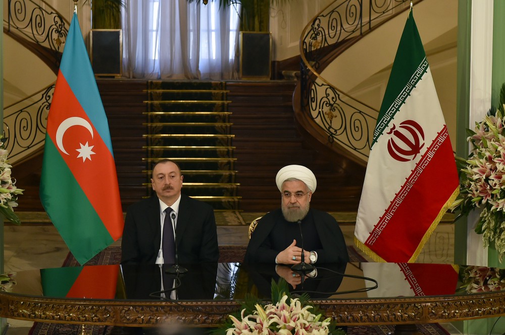 Həsən Ruhani: Astara-Astara dəmir yolunun birləşdirilməsi İran-Azərbaycan əlaqələrində yeni səhifə açacaq