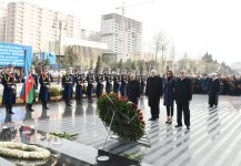 Prezident İlham Əliyev və xanımı Xocalı faciəsi qurbanlarının xatirəsini anma mərasimində iştirak ediblər (ƏLAVƏ OLUNUB 2) (FOTO)