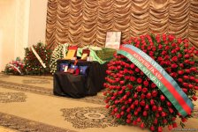İlhamə Quliyevanı son mənzilə alqışlarla yola saldılar (FOTO)