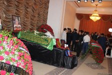 İlhamə Quliyevanı son mənzilə alqışlarla yola saldılar (FOTO)