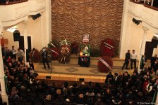 İlhamə Quliyevanı son mənzilə alqışlarla yola saldılar (FOTO)